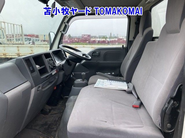 2013 Isuzu Elf Van auction photo 4