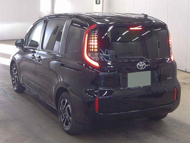 2026 Toyota Sienta ハイブリッドZ auction photo 2