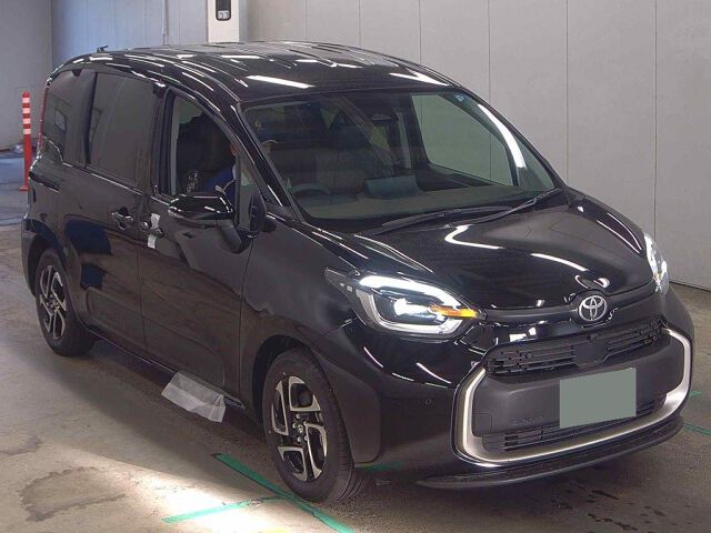 Japan Auction Vehicles 8 2026 Toyota Sienta ハイブリッドZ auction photo