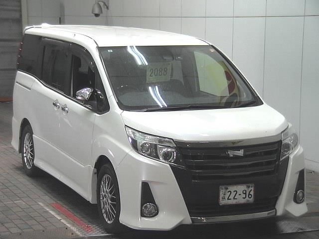 2017 Toyota Noah Si WxB Japan auction vehicle