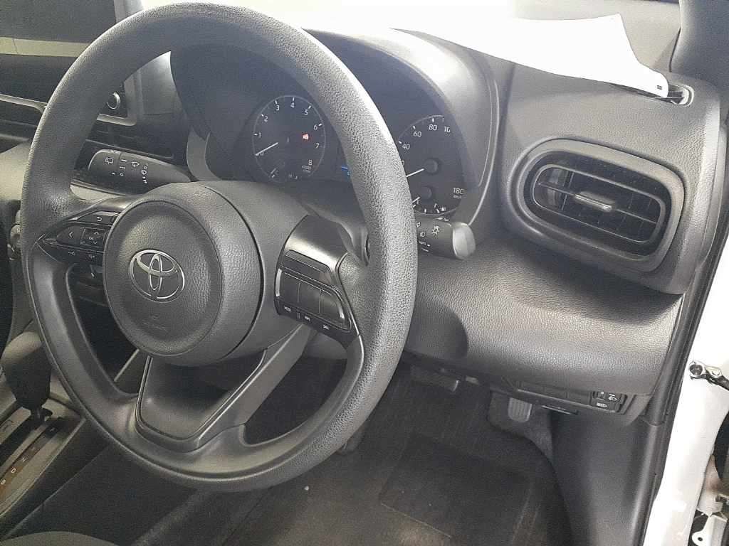 2024 Toyota Yaris X auction photo 9
