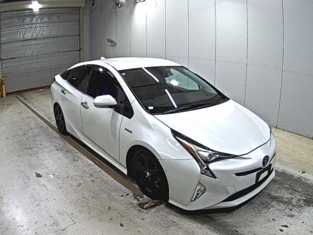 2019 Toyota Prius Aツーリングセレクション Japan auction vehicle