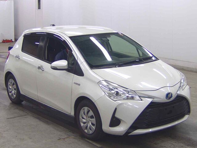 2018 Toyota Vitz HV FセーフティーED Japan auction vehicle