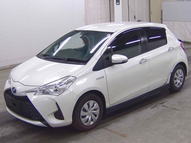 2018 Toyota Vitz HV FセーフティーED auction photo 4