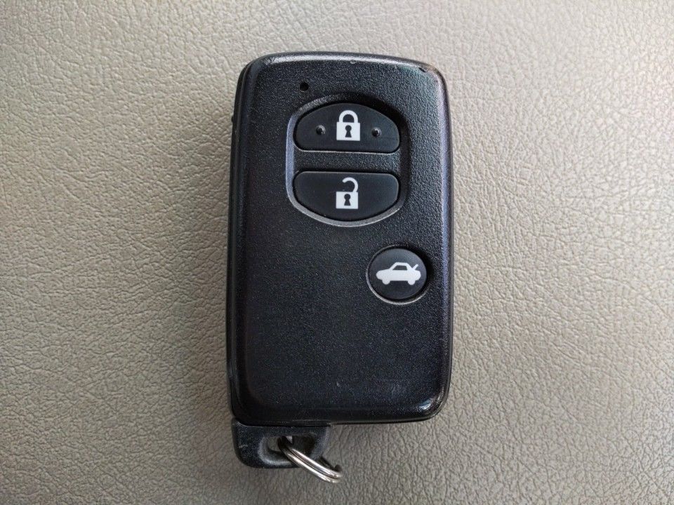 2011 Toyota Camry auction photo 15