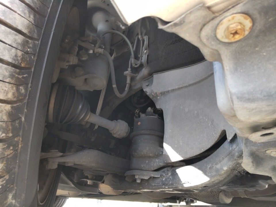 2011 Toyota Camry auction photo 17