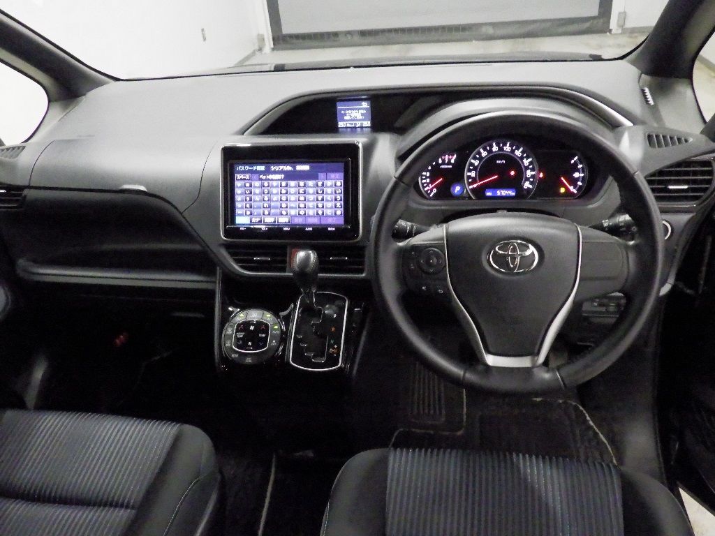 2016 Toyota Voxy ZS Kira II 7 people auction photo 3