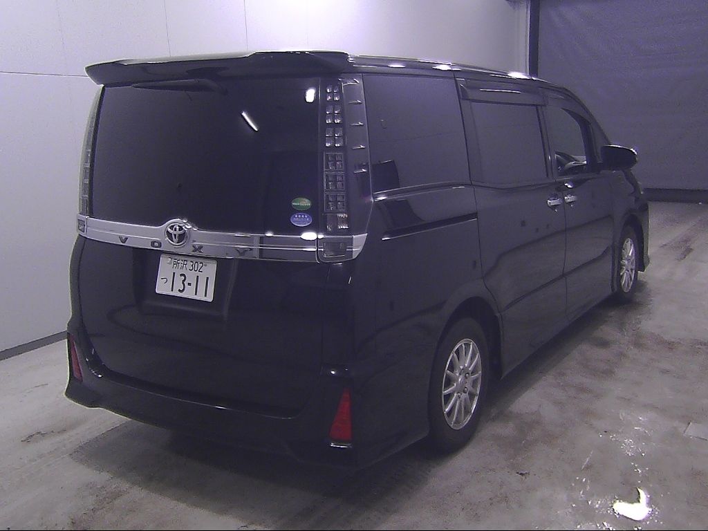 2016 Toyota Voxy ZS Kira II 7 people auction photo 2