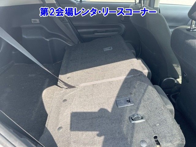 2017 Toyota Aqua S auction photo 6