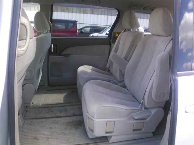 2006 Toyota Estima 4WD G auction photo 9