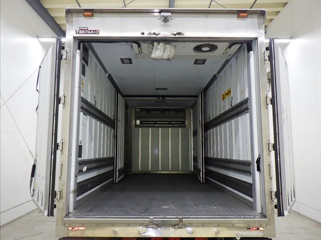 2018 Isuzu Elf 冷蔵・冷凍車 auction photo 4