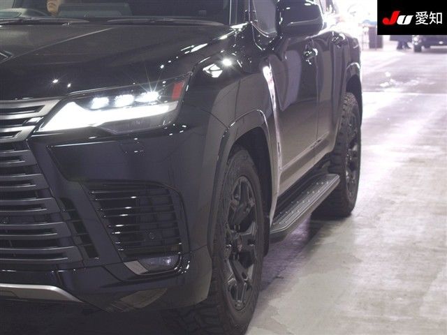 2023 Lexus LX LX600 Off-Road 4WD auction photo 7