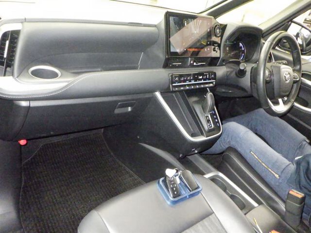 2023 Toyota Noah ハイブリッドS-Z 4WD auction photo 3