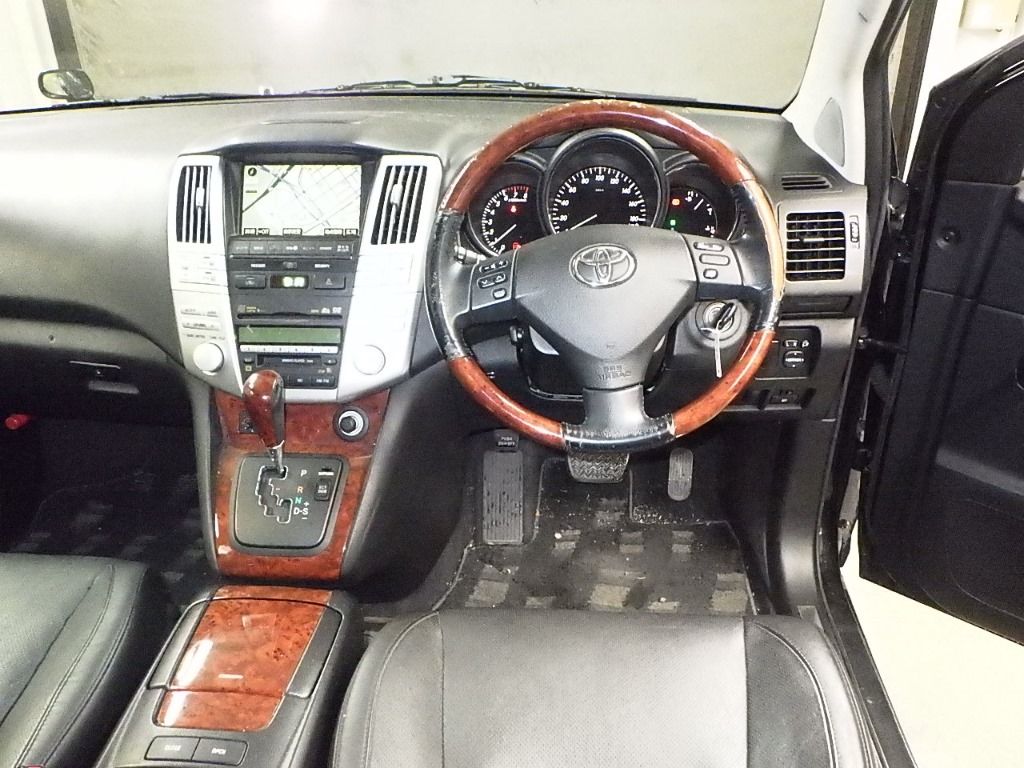 2010 Toyota Harrier 240G Premium L Package auction photo 3
