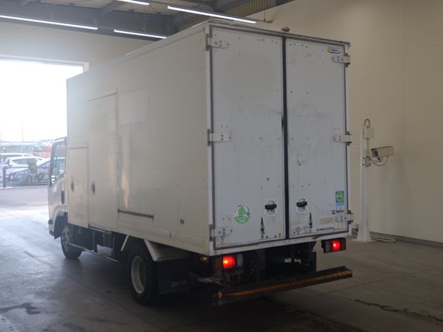 2010 Isuzu Elf バン auction photo 2