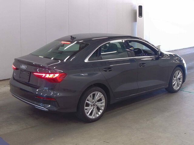 2023 Audi A3 Sedan 30TFSI アドバン auction photo 5