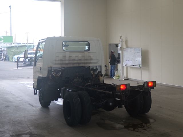 2005 Isuzu Elf シャーシ auction photo 2