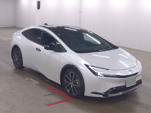 2025 Toyota Prius Z Japan auction vehicle