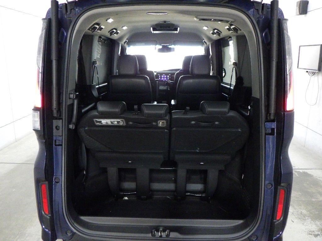 2021 Honda Stepwgn Cool Spirit Honda Sensing (7 seats) auction photo 16