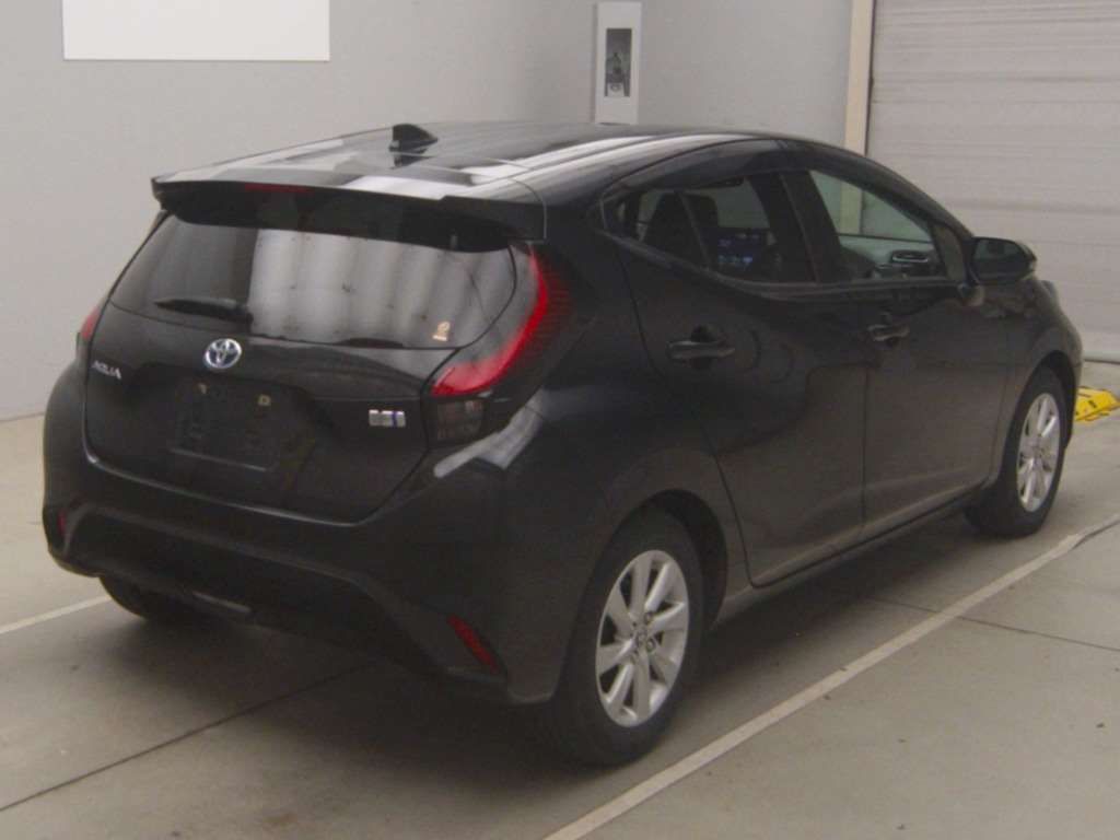 2023 Toyota Aqua Z auction photo 2