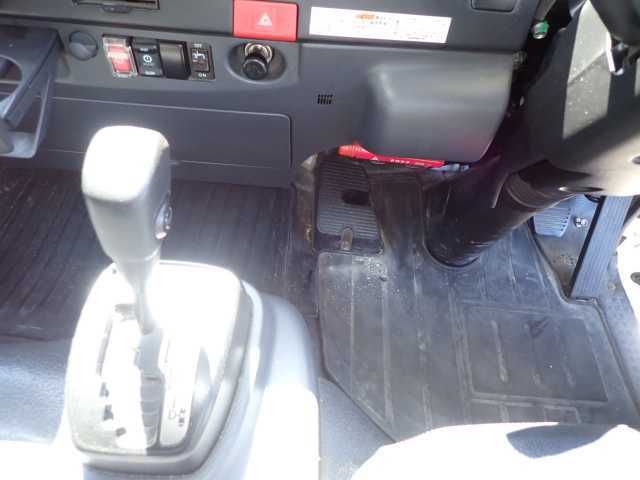 2023 Isuzu Elf 2.0t Aluminum Van with Power Gate auction photo 11
