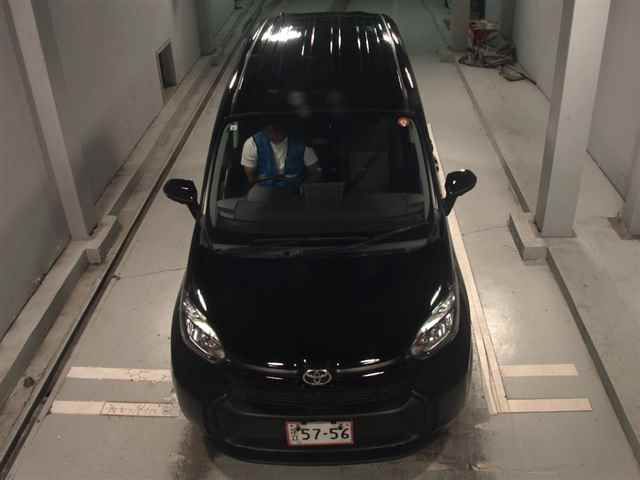 2023 Toyota Sienta X auction photo 6