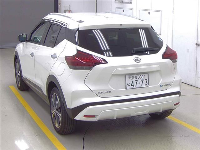 2022 Nissan Kicks X Two-Tone Interior Edition auction photo 2