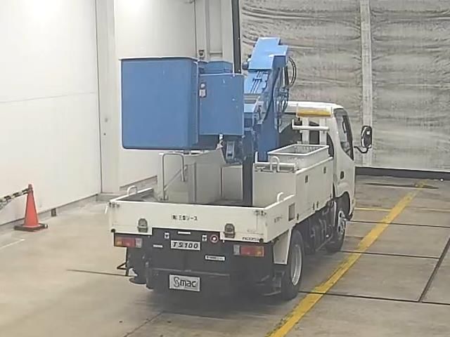 2007 Toyota Dyna Aerial work platform auction photo 2