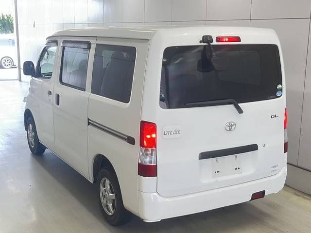2016 Toyota LiteAce Van GL auction photo 3