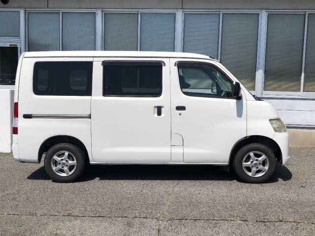 2016 Toyota LiteAce Van GL auction photo 2