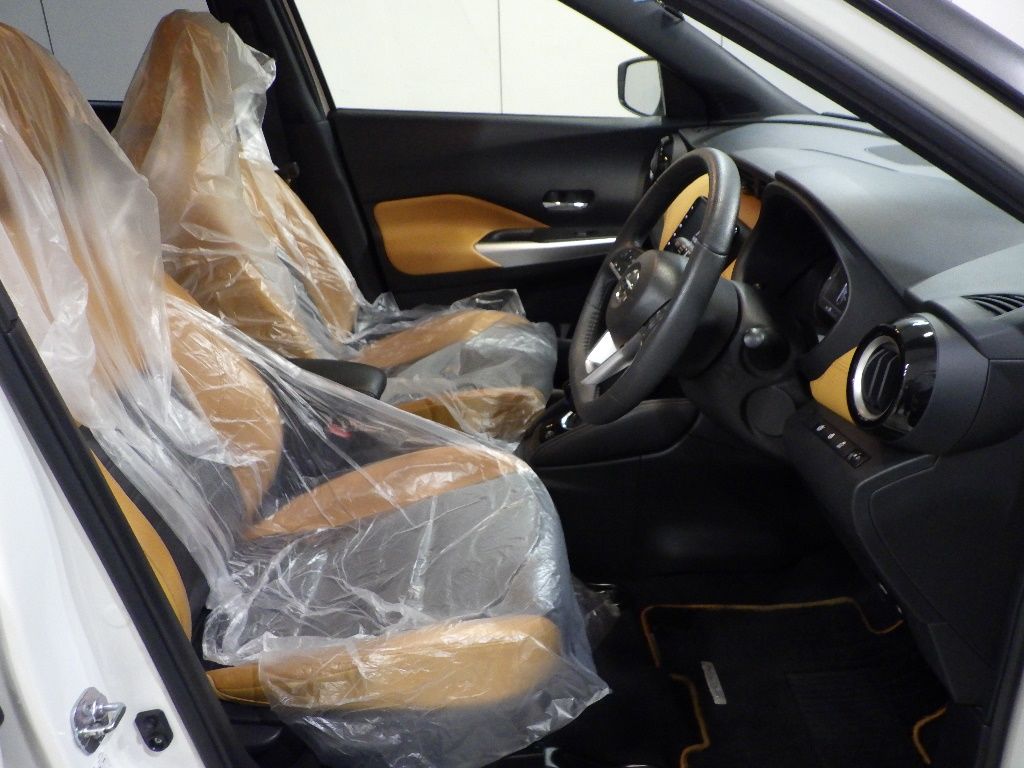 2021 Nissan Kicks X Two-Tone Interior Edition auction photo 6