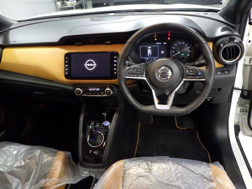 2021 Nissan Kicks X Two-Tone Interior Edition auction photo 3