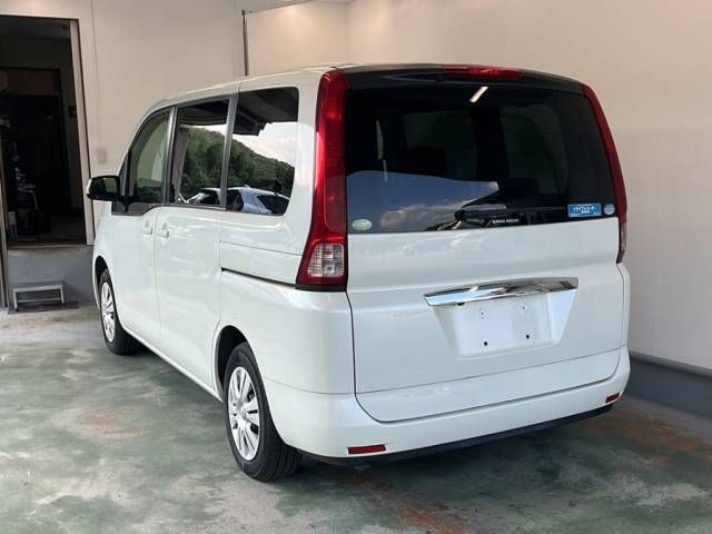 2010 Nissan Serena 20S Vセレクション auction photo 3