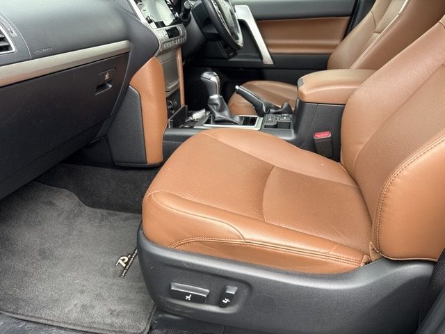 2021 Toyota ランクルプラド 4WD TX Lパッケージ auction photo 9