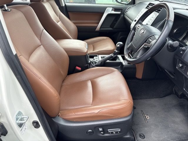 2021 Toyota ランクルプラド 4WD TX Lパッケージ auction photo 8