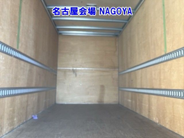 2009 Isuzu Elf Aluminum van auction photo 6