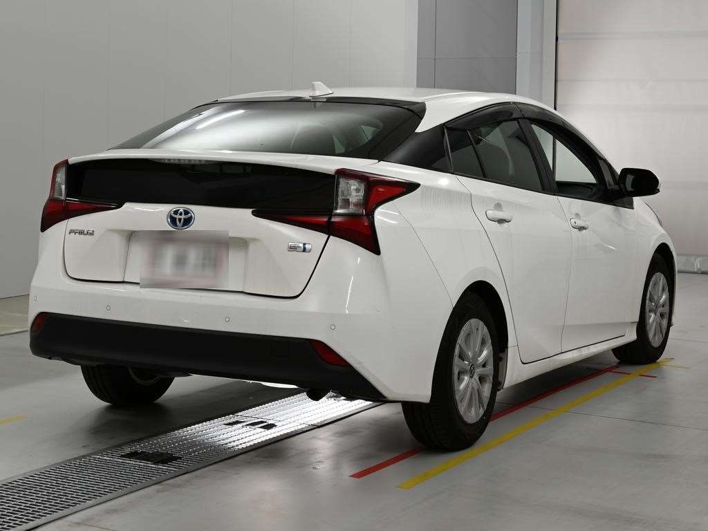 2021 Toyota Prius E auction photo 2