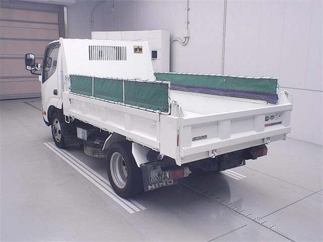 2019 Hino Dutro 4WD ダンプ auction photo 2
