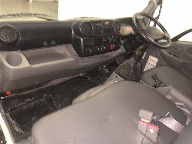 2019 Hino Dutro 4WD ダンプ auction photo 4