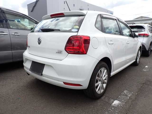 2015 Volkswagen ポロ ラウンジ 右ハンドル auction photo 2