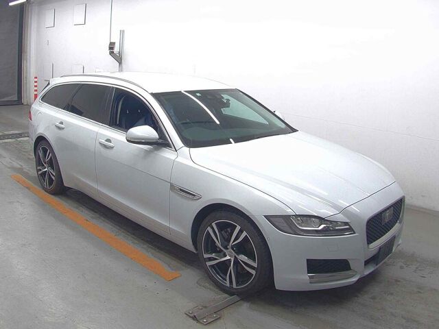 Japan Auction Vehicles 8 2018 Jaguar XFスポーツブレイク XFS Breastplate Stage auction photo