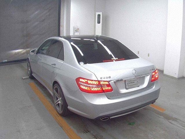 2011 Mercedes-Benz E-Class E250CGI AG125 auction photo 2