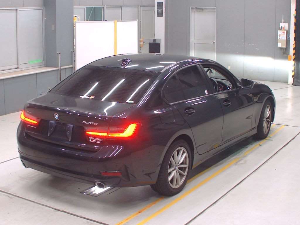 2021 BMW 3 Series 320dxDrive M Sport E-Class 4WD auction photo 2