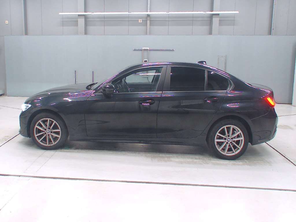 2021 BMW 3 Series 320dxDrive M Sport E-Class 4WD auction photo 4