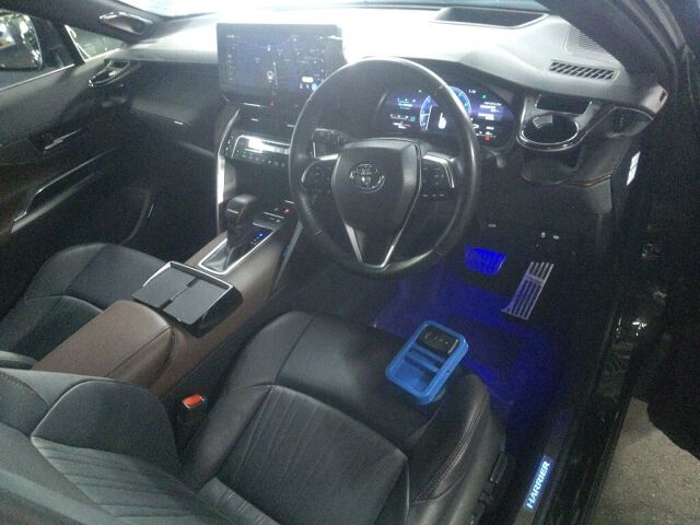 2023 Toyota Harrier Z auction photo 3
