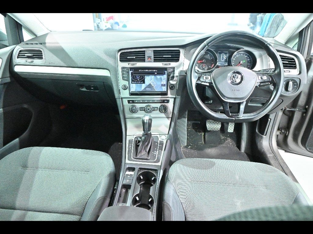2015 Volkswagen ゴルフ ワゴン ヴァリアントアニバーサリーエディション auction photo 3