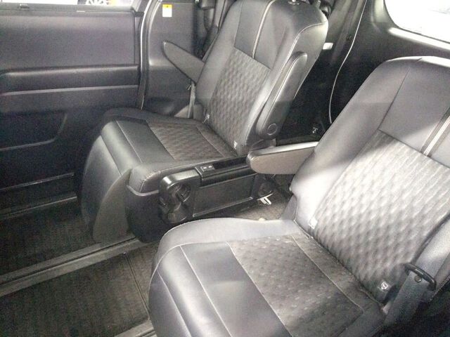 2023 Toyota Noah S-Z auction photo 6