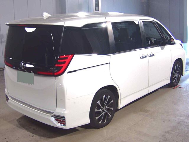 2023 Toyota Noah S-Z auction photo 5