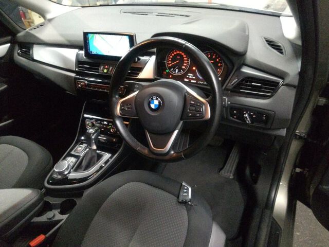 2017 BMW 2 Series 218i Active Tourer auction photo 3