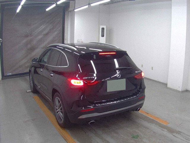 2020 Mercedes-AMG GLAクラス GLA35 4-speed AMG Package 4WD auction photo 2